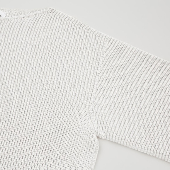 Uniqlo 3D knit sweater - Picture 11 of 13